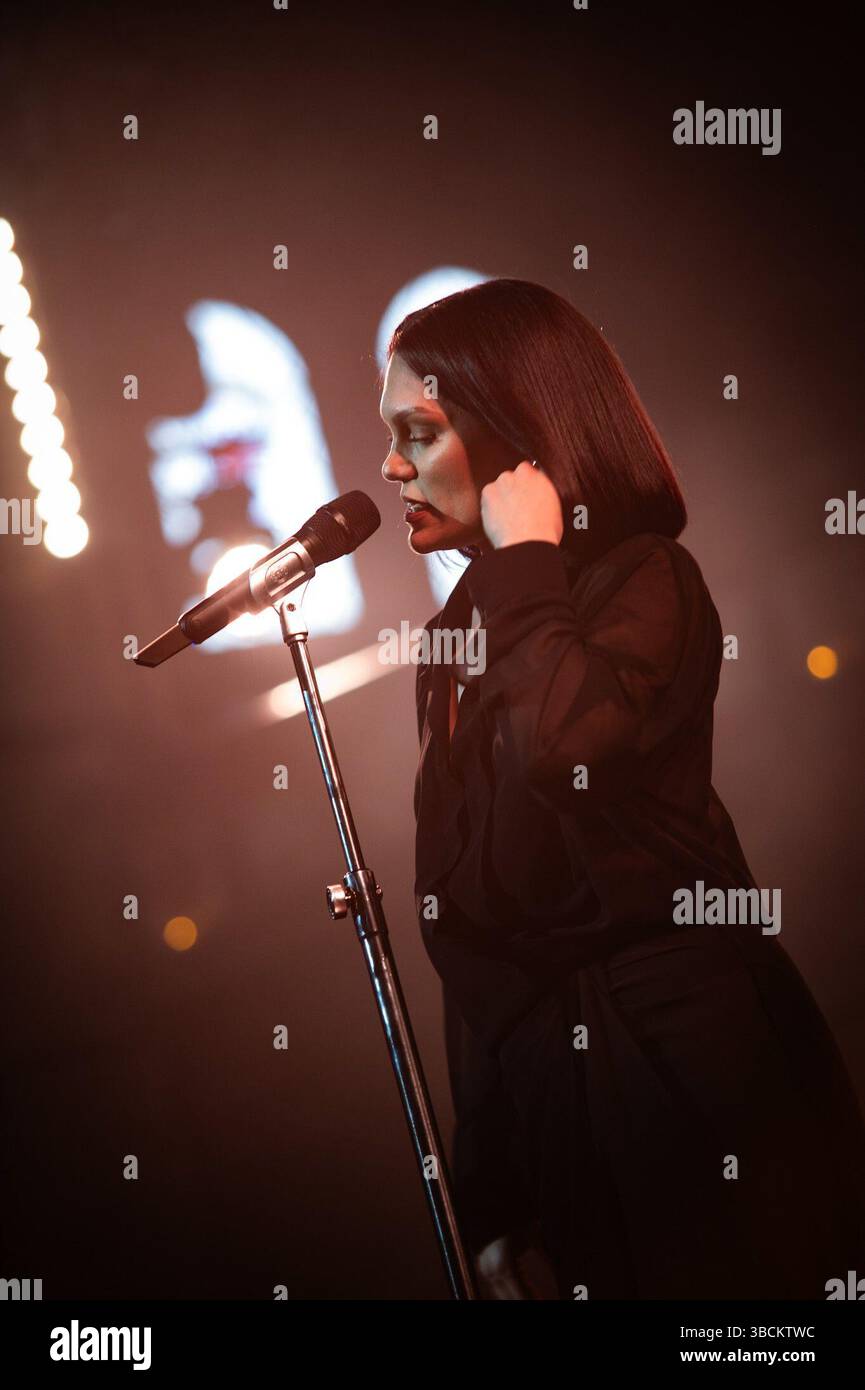 London, England. Mai 2025. Jessie J verzaubert das Publikum bei einer akustischen intimen Vorstellung in der legendären Union Chapel. Cristina Massei/Alamy Live News Stockfoto