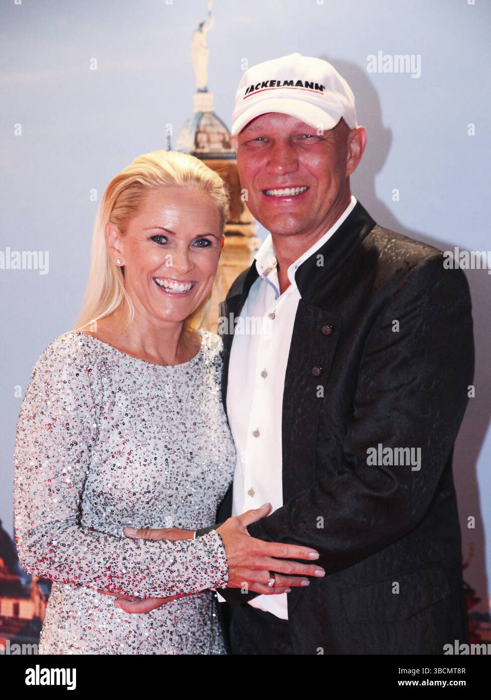 Der deutsche Boxer Axel Schulz mit seiner Frau Patricia beim 8. GRK Golf Charity Masters in Leipzig 2015, der deutsche Boxer Axel Schulz mit seiner Frau Patricia Stockfoto
