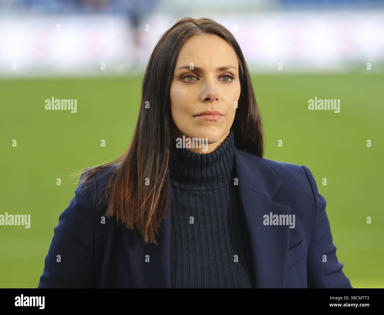 TV-Sportmoderatorin Esther Sedlaczek DFB 3. Liga Fußball Saison 2021-22 MDCC Arena in Magdeburg, TV-Sportmoderatorin Esther Sedlaczek DFB 3. Liga Stockfoto