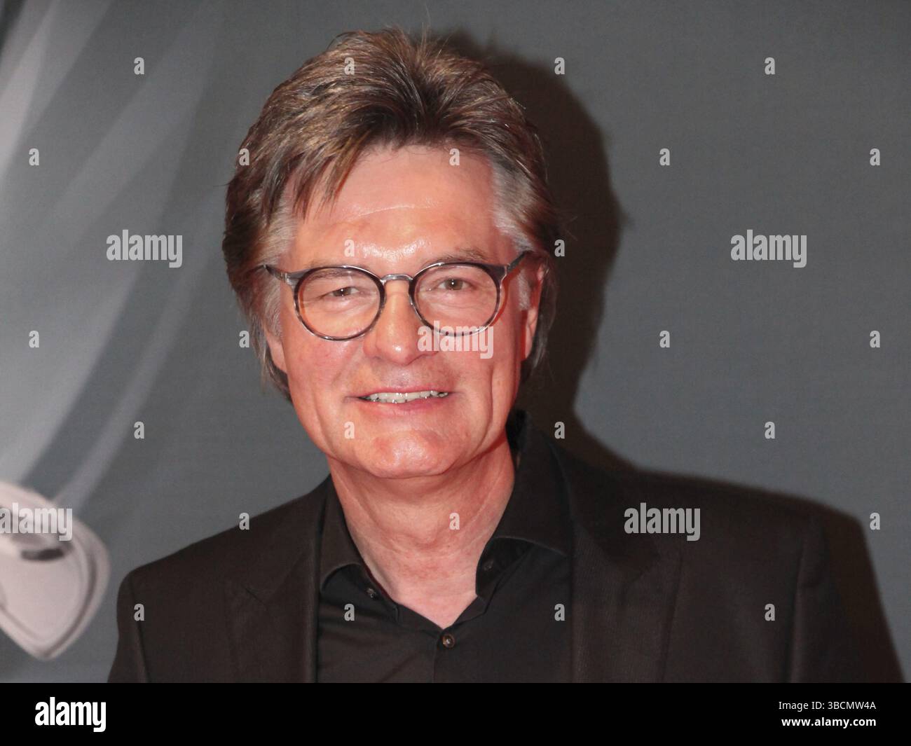 Deutscher Moderator Peter Escher bei der Gala zum 8. GRK Golf Charity Masters Leipzig 2015, deutscher Moderator Peter Escher bei der Gala zum 8. GRK Stockfoto