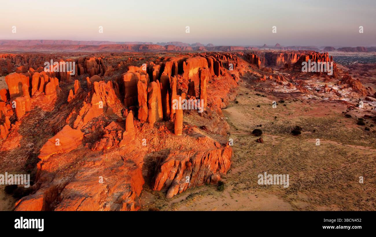 Das Ennedi-Plateau liegt im Nordosten des Tschad. Stockfoto