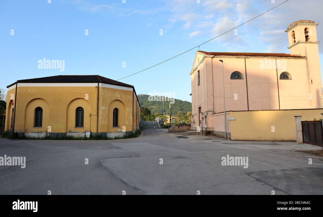 Benevento - Ex Mulino Pacifico e Chiesa di San Cosimo Stockfoto
