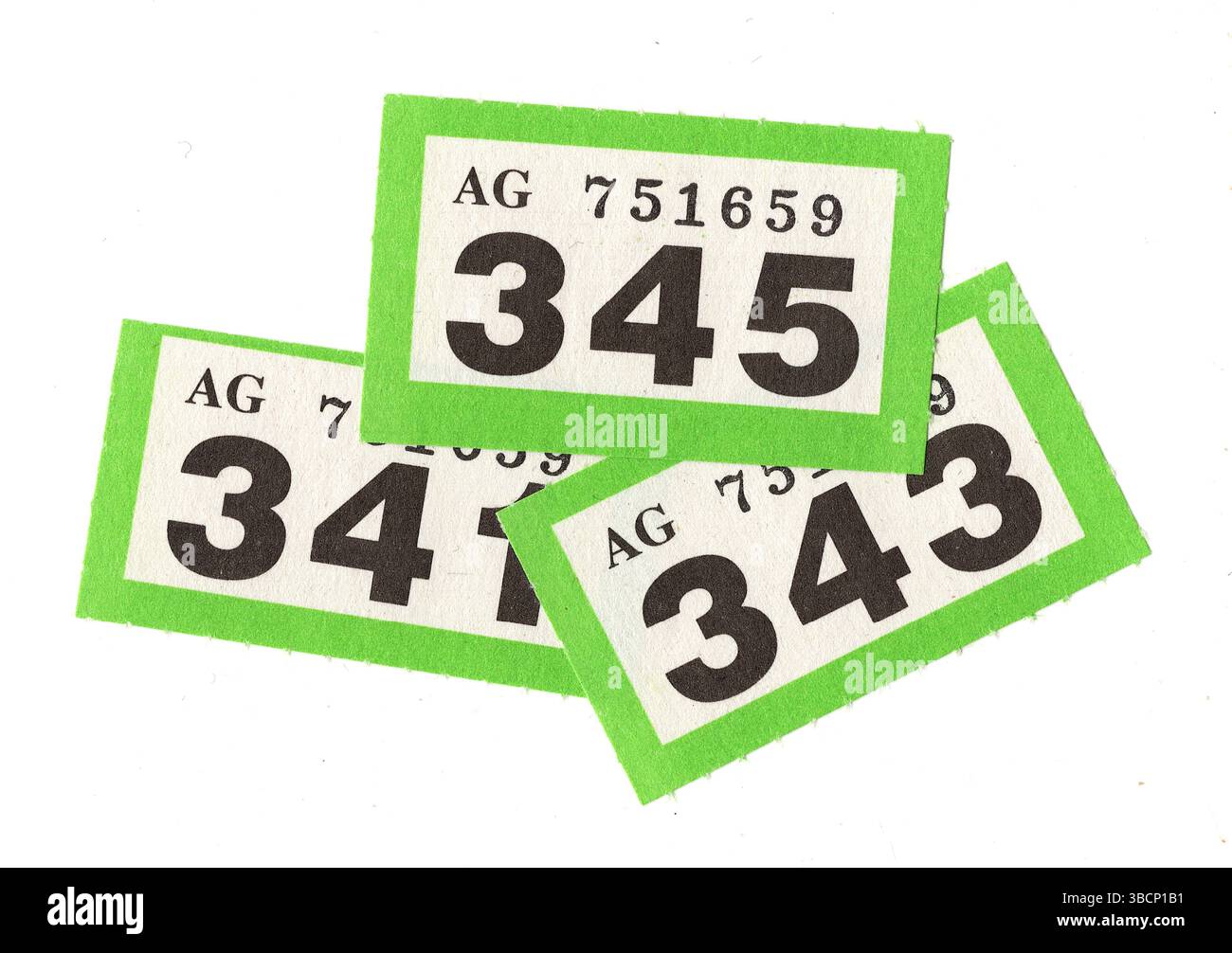 Vintage-Verlosungskarten auf weißem Hintergrund. Stockfoto