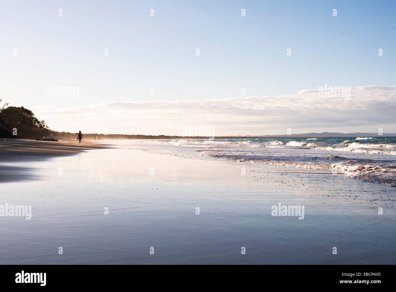 Rainbow Beach in der Dämmerung Stockfoto