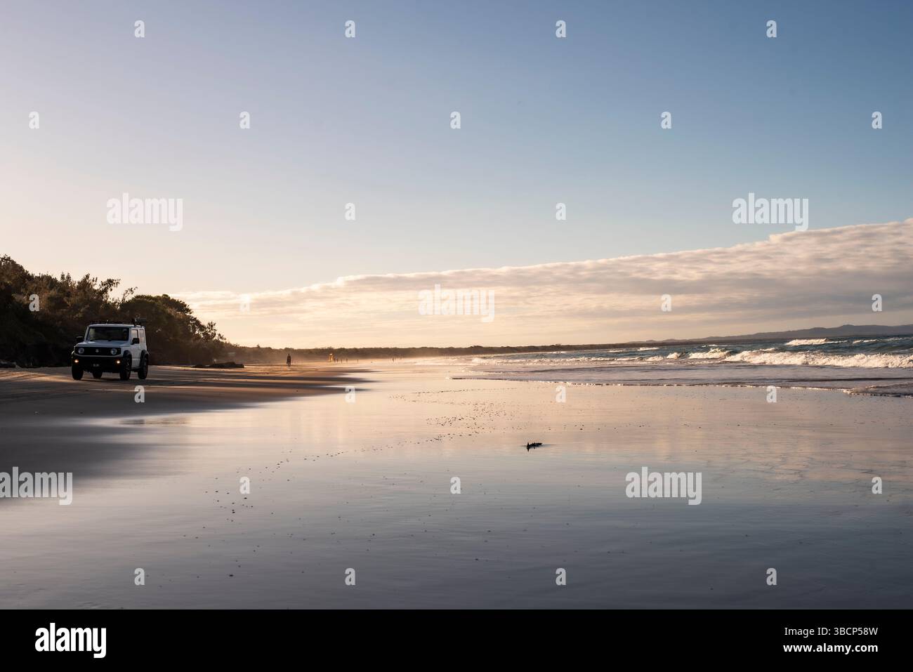 Rainbow Beach in der Dämmerung Stockfoto