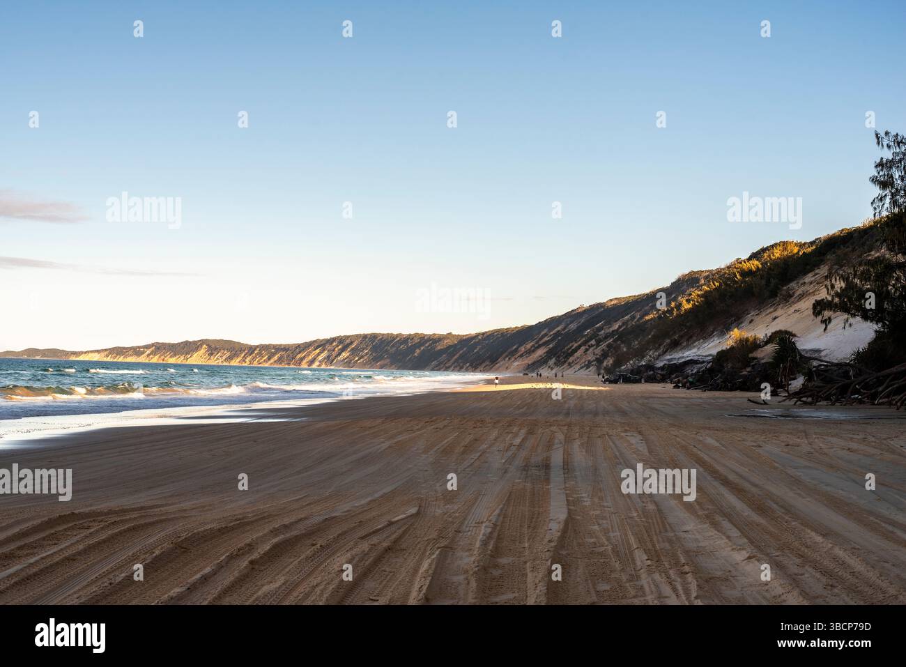 Rainbow Beach in der Dämmerung Stockfoto