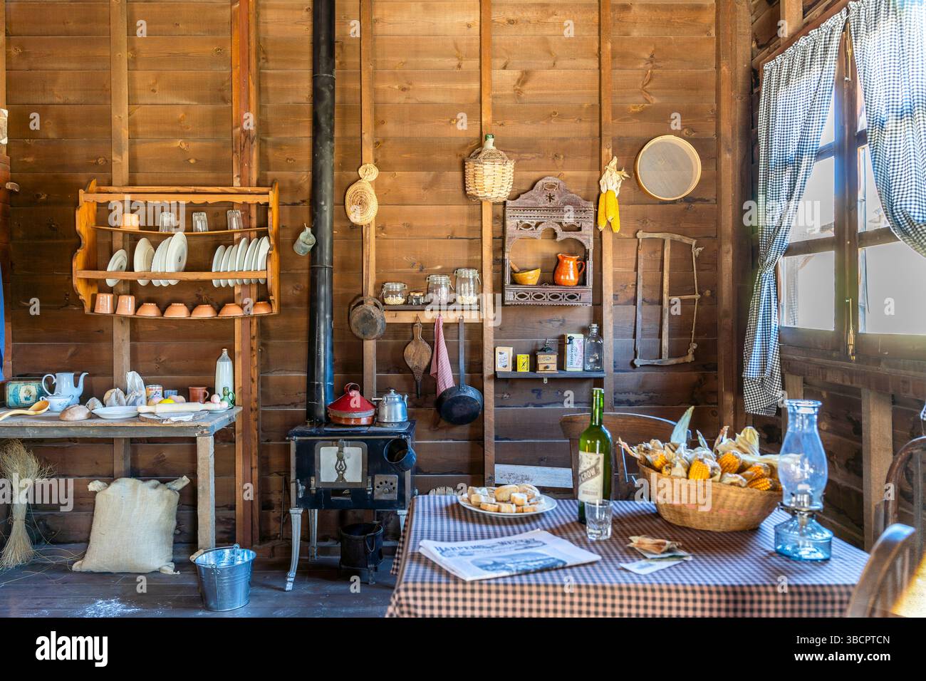 Inneneinrichtung der Küche im Mini Hollywood Themenpark - American Wild Western Style Stockfoto