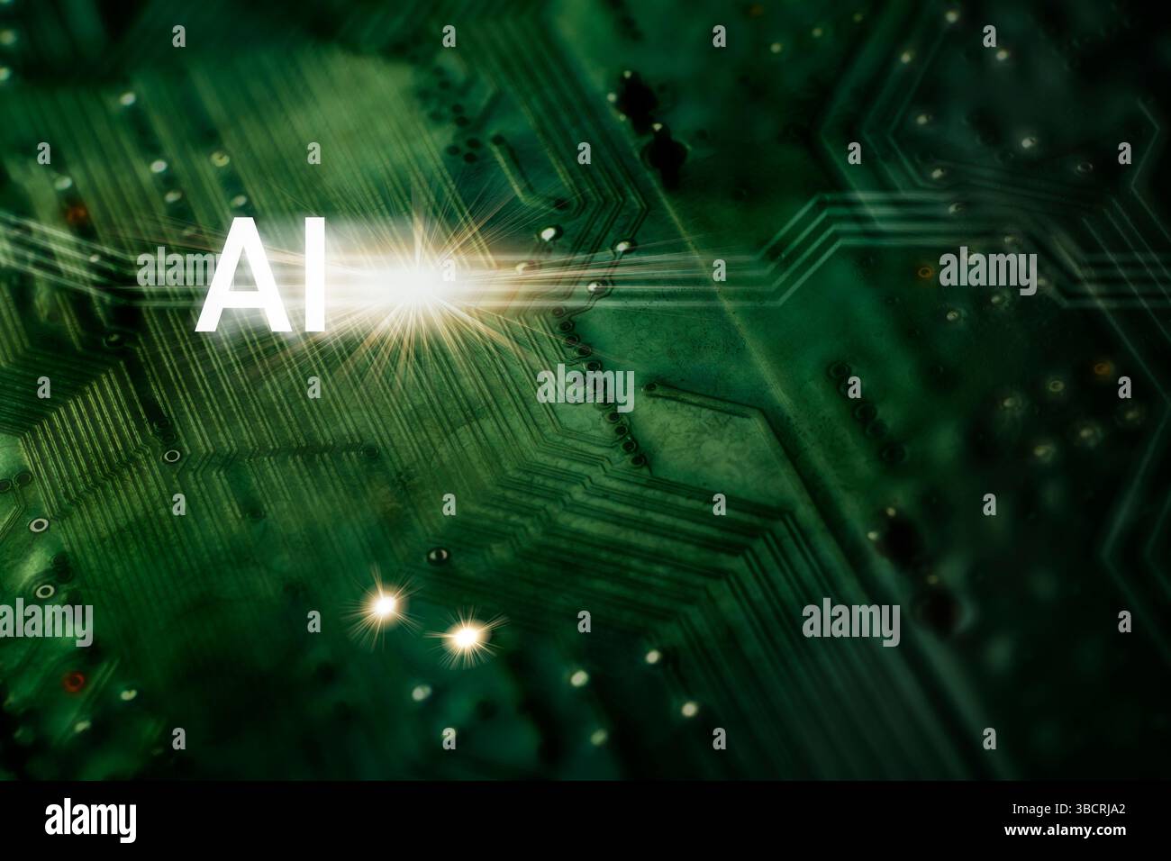 Das „AI“-Symbol und der Stern werden über der grünen Computerplatine überlagert Stockfoto