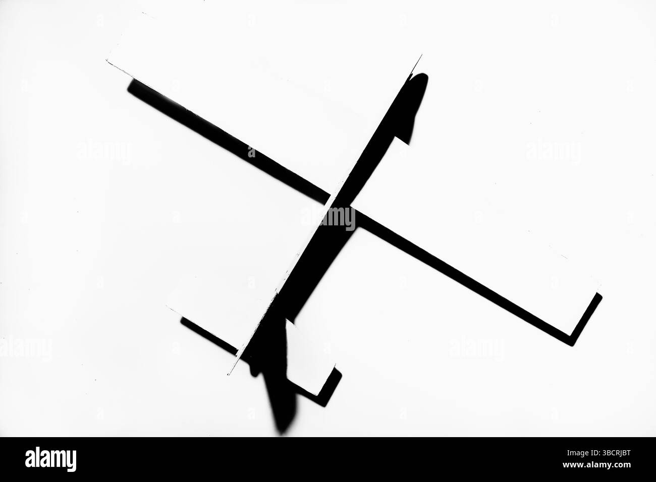 Studio-Aufnahme eines Holzmodellgleiters Stockfoto