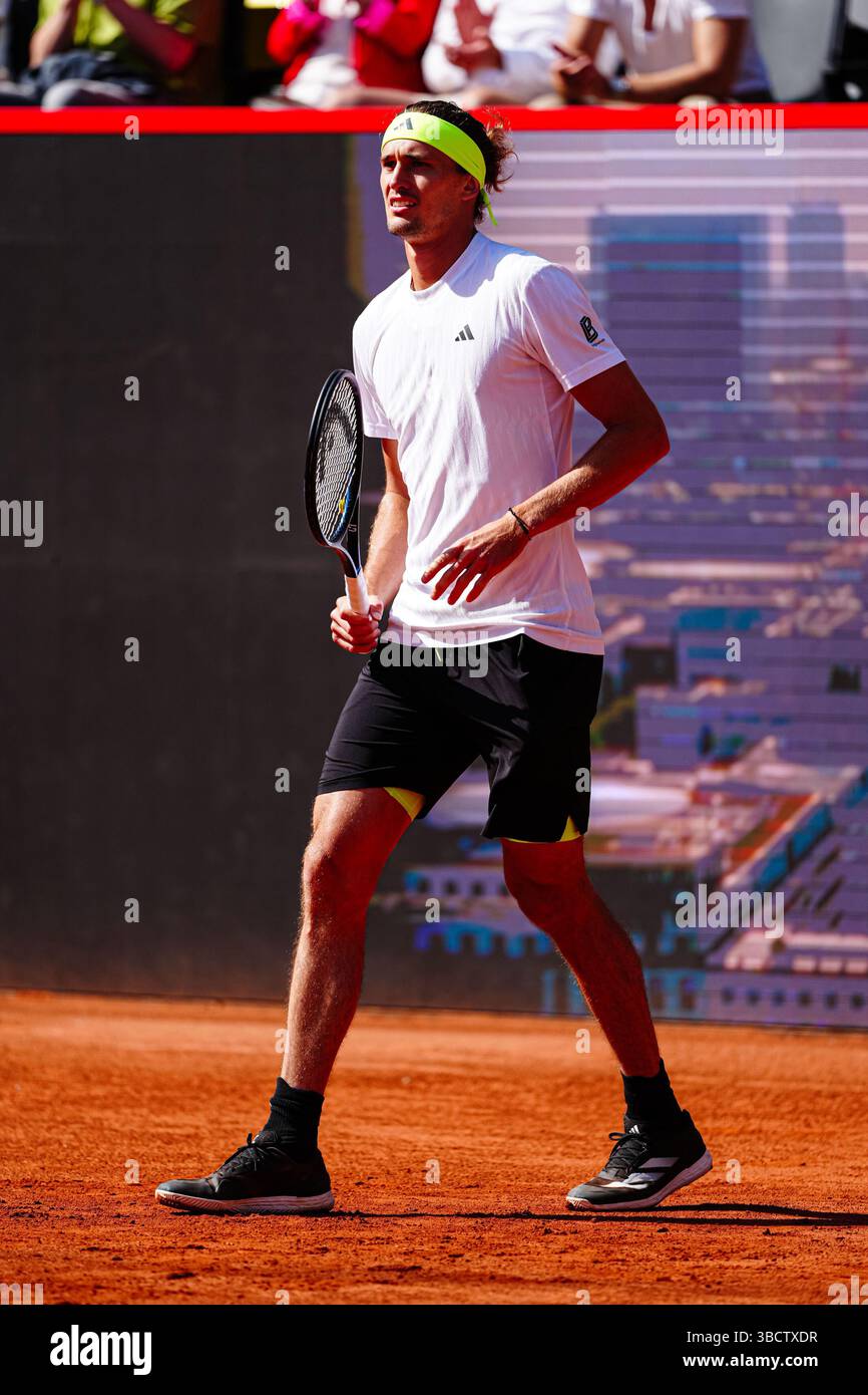 Hamburg, Deutschland. Mai 2025. Alexander Zverev (GER) GER, Alexander Zverev (GER) vs. Alexandre Muller (FRA), Tennis, ATP 500, Bitpanda Hamburg Open, Achtelfinale, 21.05.2025 Foto: Eibner-Pressefoto/Marcel von Fehrn Credit: dpa/Alamy Live News Stockfoto