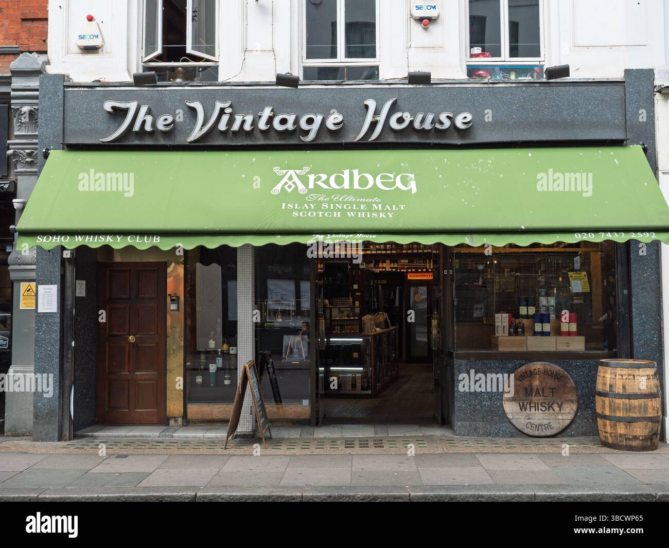 Das Weingeschäft Vintage House, Old Compton Street, Soho, London, Großbritannien Stockfoto