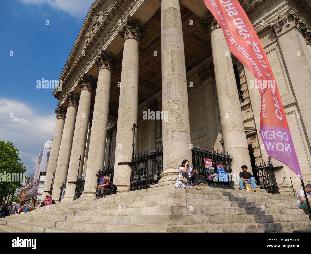 Steps of St Martin-in-the-Fields Church, London, Großbritannien Stockfoto
