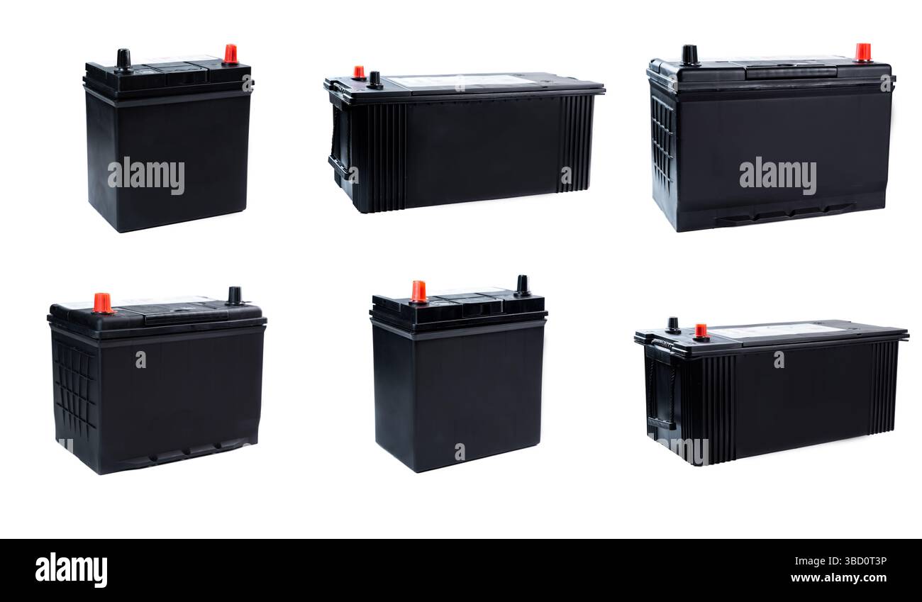 Sechs schwarze Autobatterien in verschiedenen Größen, isoliert auf weißem Hintergrund. Kraftfahrzeuge für leichte Fahrzeuge und Lkw. Ideal für Katalog- oder Sch Stockfoto
