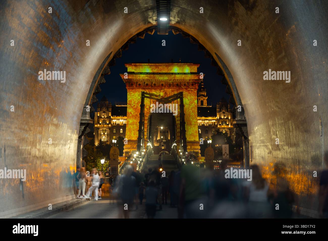Budapest, Ungarn - 20. August 2024: Budapests versteckte Passage: Die faszinierende Geschichte des Budai Schlosstunnels Stockfoto