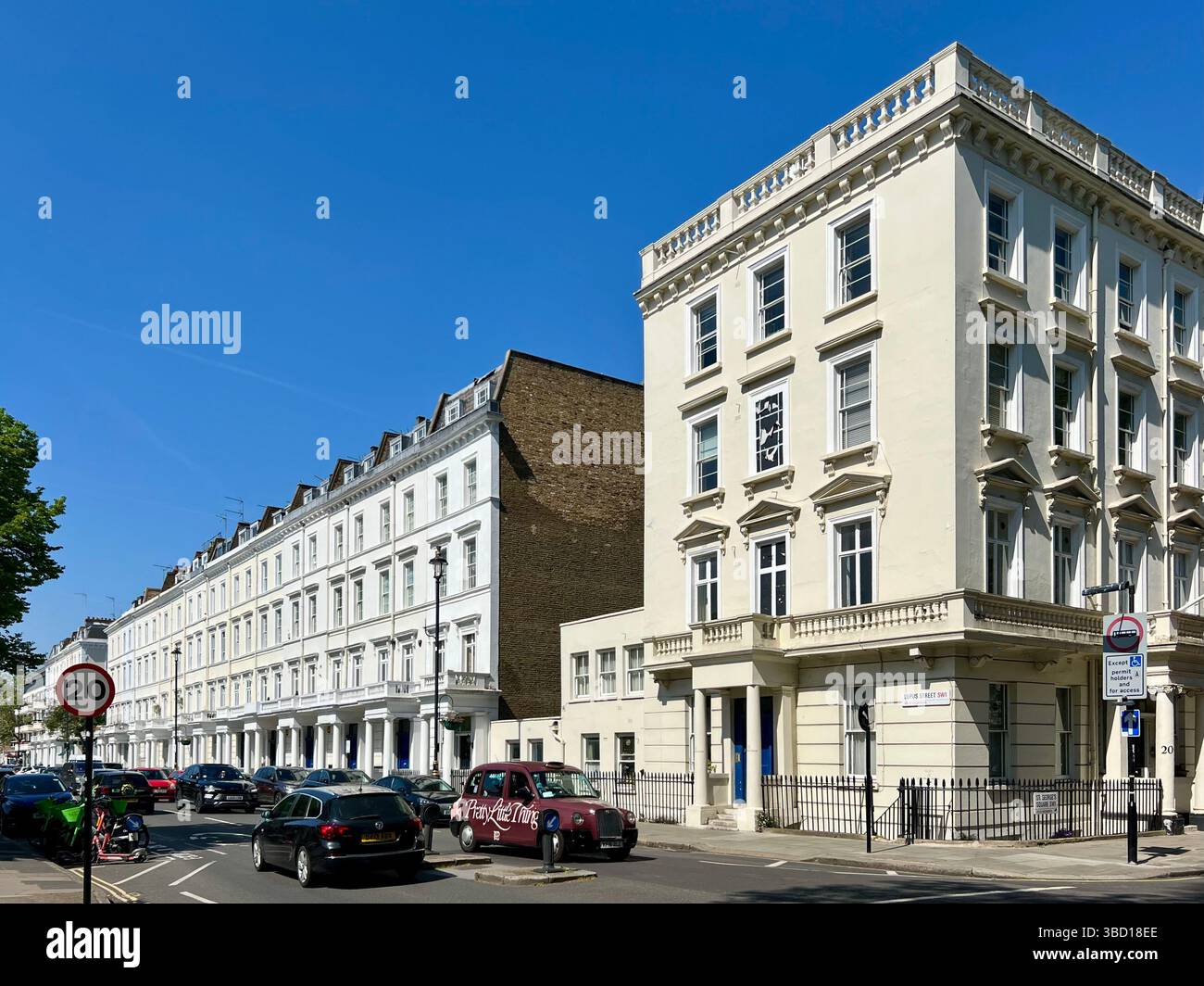 Regency Reihenhäuser in Pimlico, West London, Südosten Englands - Smartphone-aufgenommenes Stockfoto