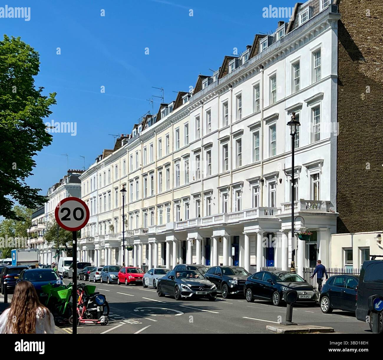 Regency Reihenhäuser in Pimlico, West London, Südosten Englands - Smartphone-aufgenommenes Stockfoto