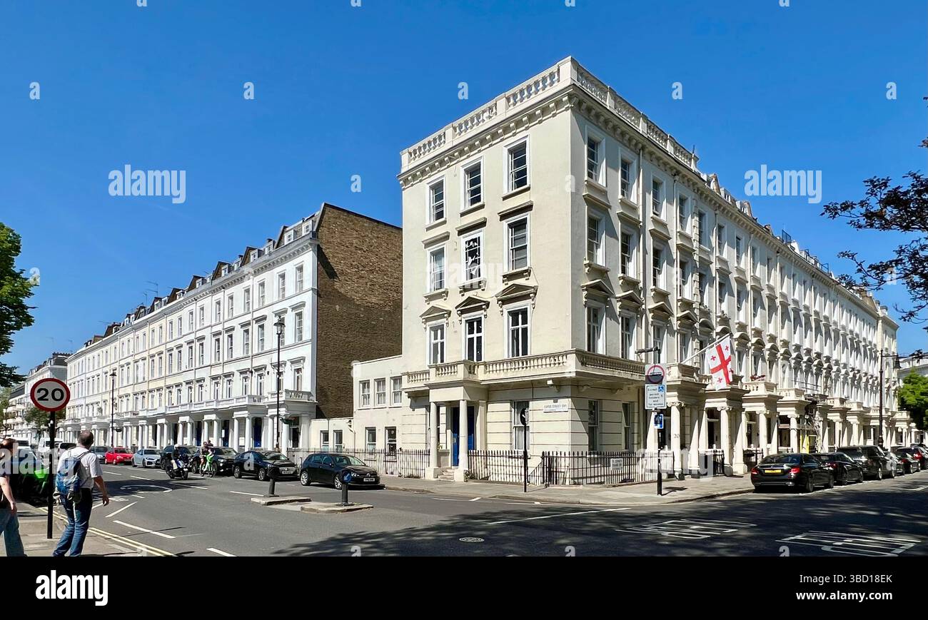Regency Reihenhäuser in Pimlico, West London, Südosten Englands - Smartphone-aufgenommenes Stockfoto