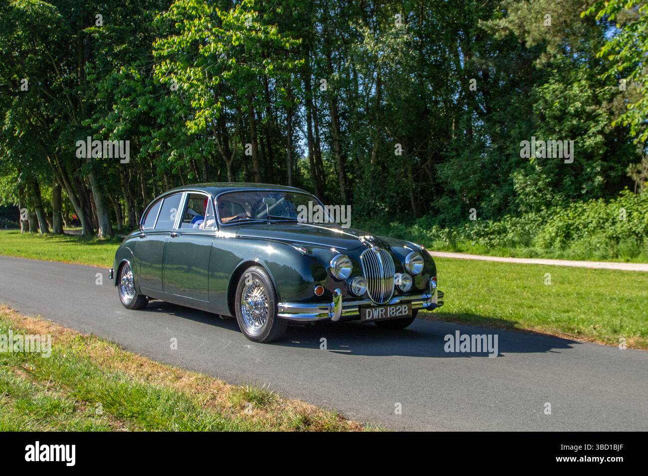 1964 60er Jahre Grüner Jaguar 3,8 Limousine Benzinmotor 3781 ccm; britischer Klassiker, Sportwagen mit Sammlerstücken in Lytham, Blackpool, Großbritannien. Mai 2025 Stockfoto
