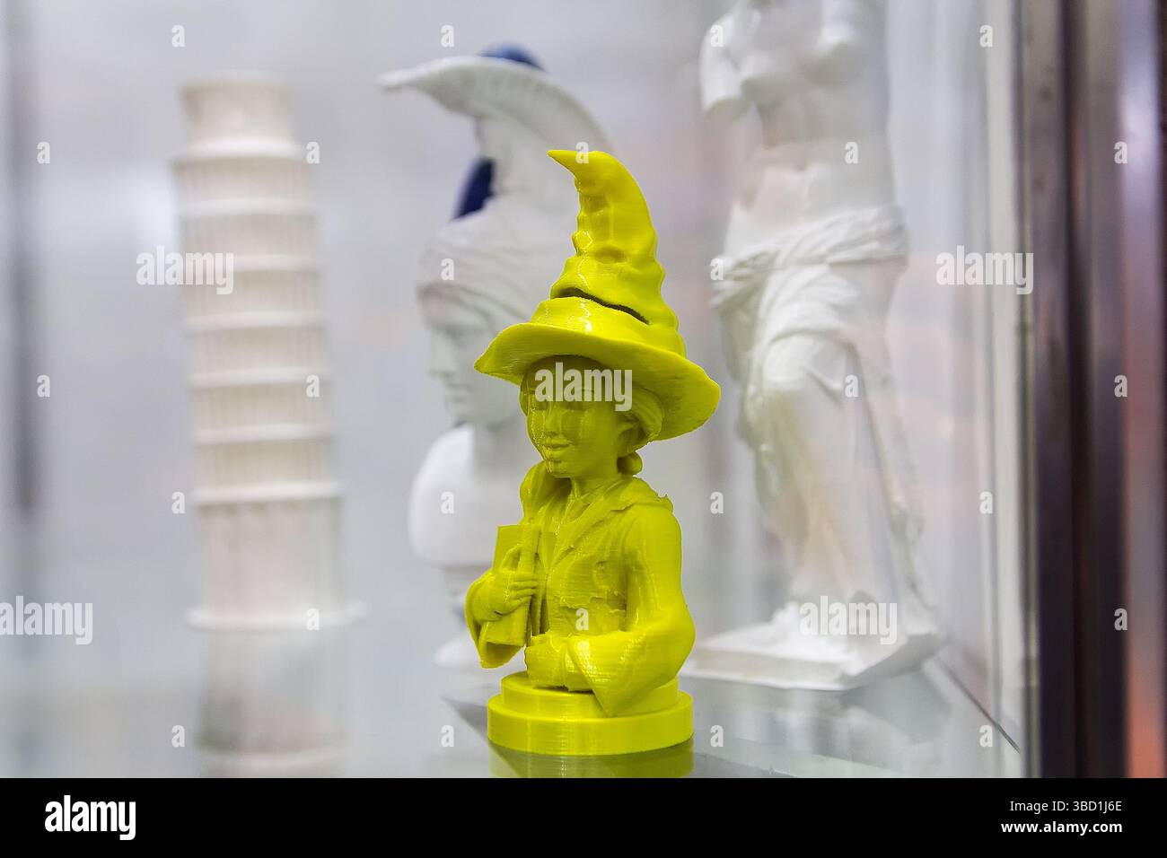 Modelle, die auf einem 3D-Drucker aus Kunststoff gedruckt werden. Industrie Stockfoto