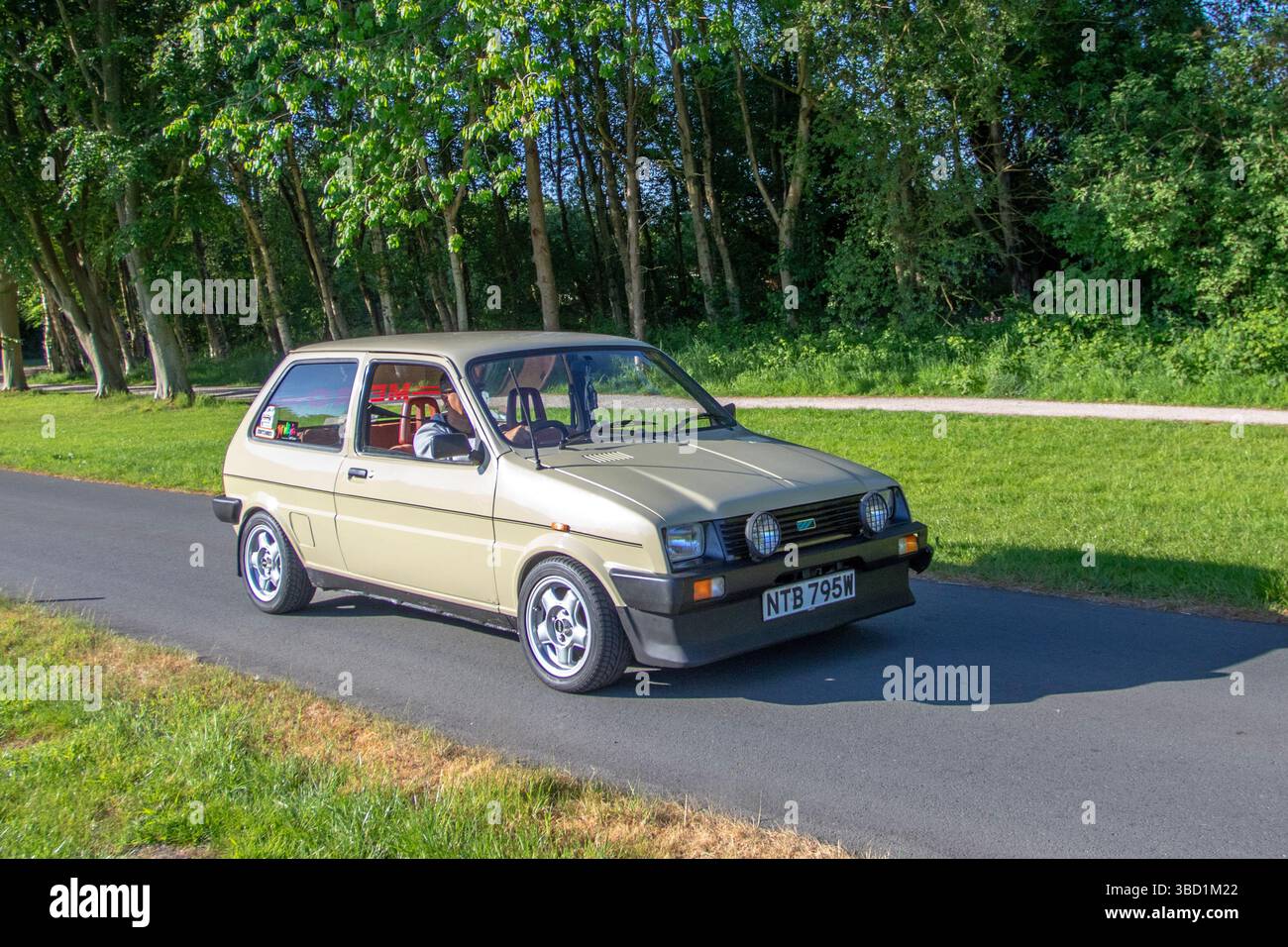 1981 80er Jahre Beige Austin Mini Metro L Car Hatchback Benzinmotor 998 ccm; klassische britische Fahrzeuge zum Sammeln in Lytham, Blackpool, Großbritannien. Mai 2025 Stockfoto