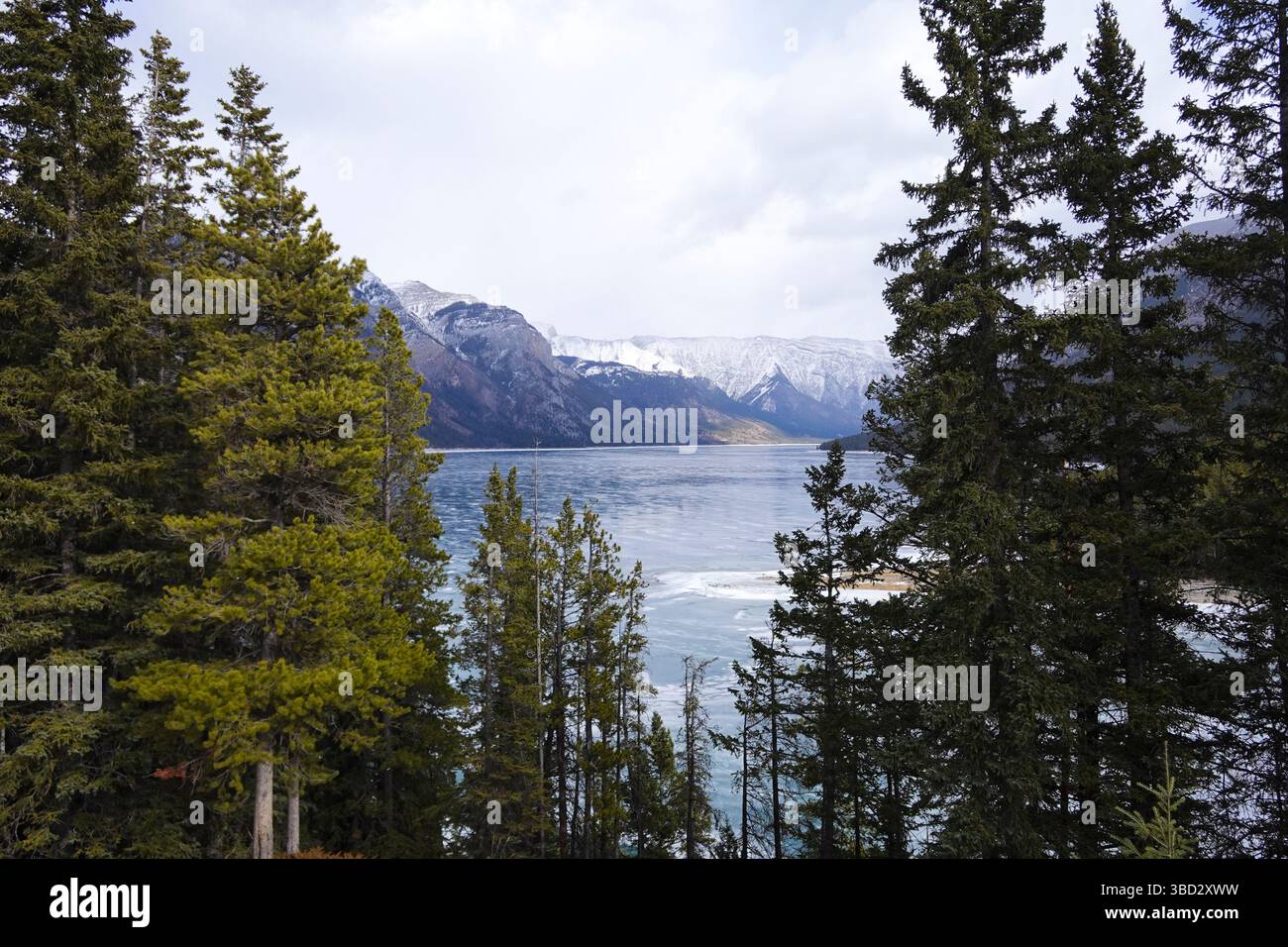 Lake Minnewanka Banff National Park Kanada Stockfoto