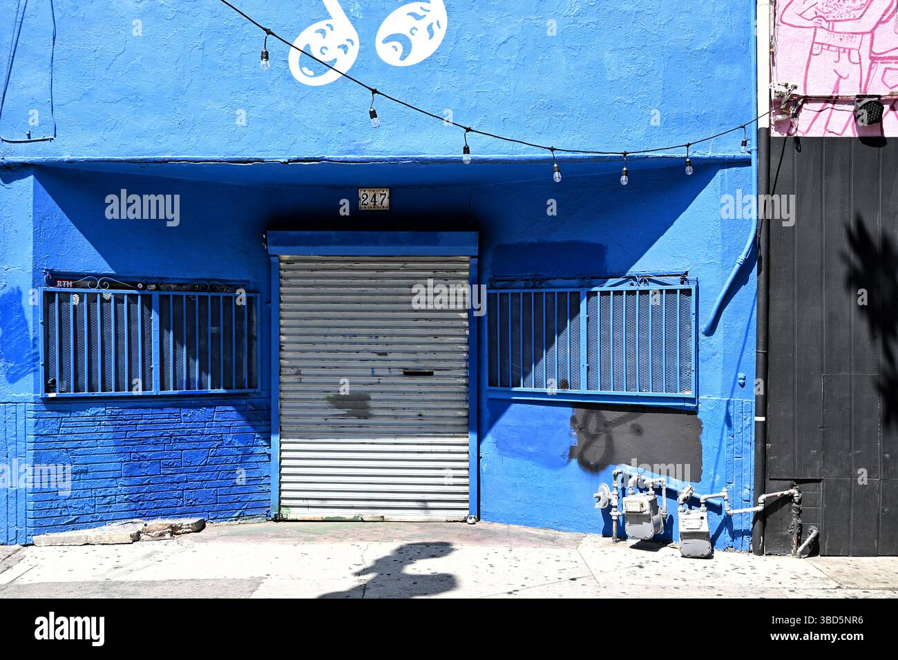 LOS ANGELES, KALIFORNIEN - 7. April 2025: The Geruch at 247 Main Street ist der berühmteste Ort für Heimwerker, Punks, Indie Kids und Künstler in Los Angeles. Stockfoto