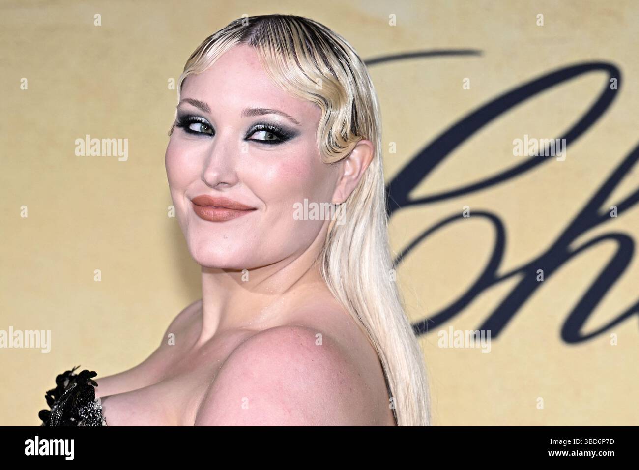 Hayley Hasselhoff nimmt an der amfAR-Gala Cannes 2025 Teil, die Chopard am 22. Mai 2025 im Hotel du Cap-Eden-Roc in Cap d’Antibes, Frankreich, präsentierte. Foto: David NIVIERE/ABACAPRESS.COM Credit: Abaca Press/Alamy Live News Stockfoto