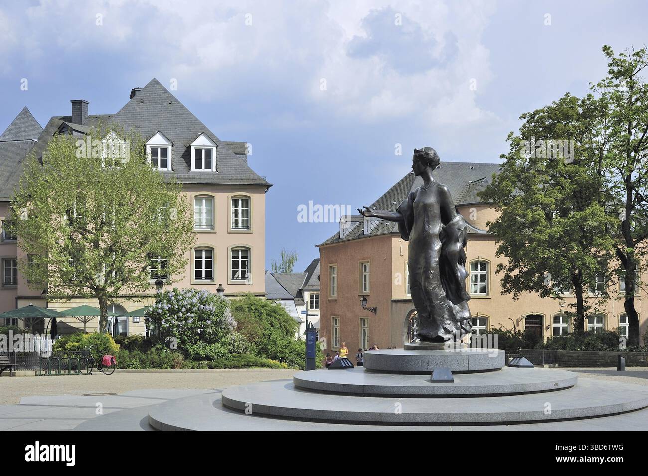 Statue der Großherzogin Charlotte, Grande-Duchesse de Luxembourg am Place Clairefontaine in Luxemburg, Großherzogtum Luxemburg Stockfoto