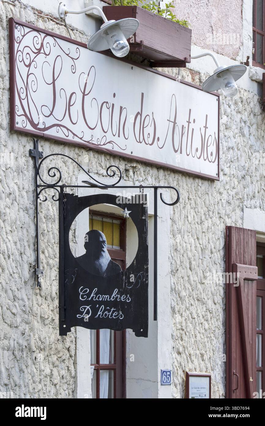 Schild mit der Silhouette des impressionistischen Malers Claude Monet im Le Coin des Artistes, Chambre d'hotes in Giverny, Département Eure, Normandie, Frankreich Stockfoto