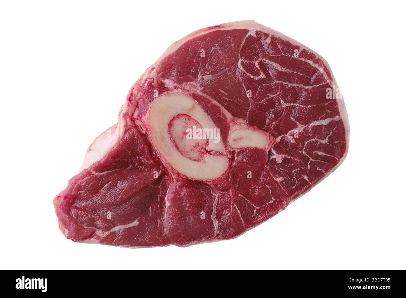 Overhead-Ansicht des rohen Rinderschenkelquerschnitts, Ossobuco isoliert auf weißem Hintergrund Stockfoto