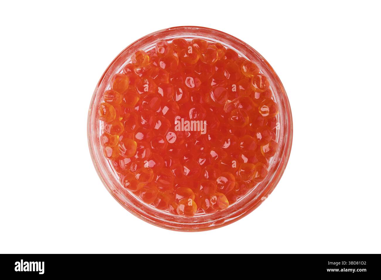 Blick von oben auf das offene Glas mit rotem Kaviar auf Weiß isoliert Stockfoto