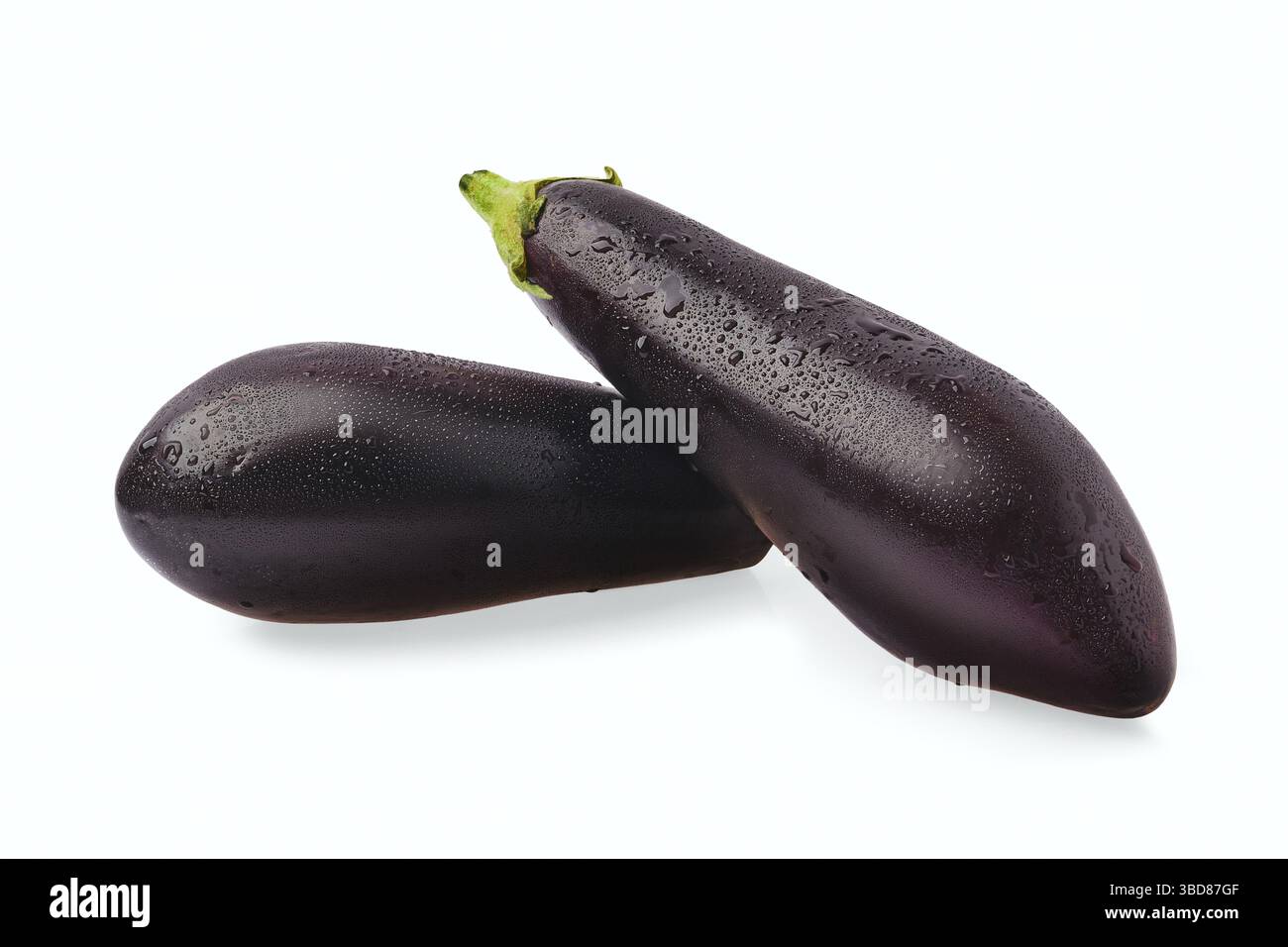 Frische Auberginen isoliert auf weißem Hintergrund Stockfoto