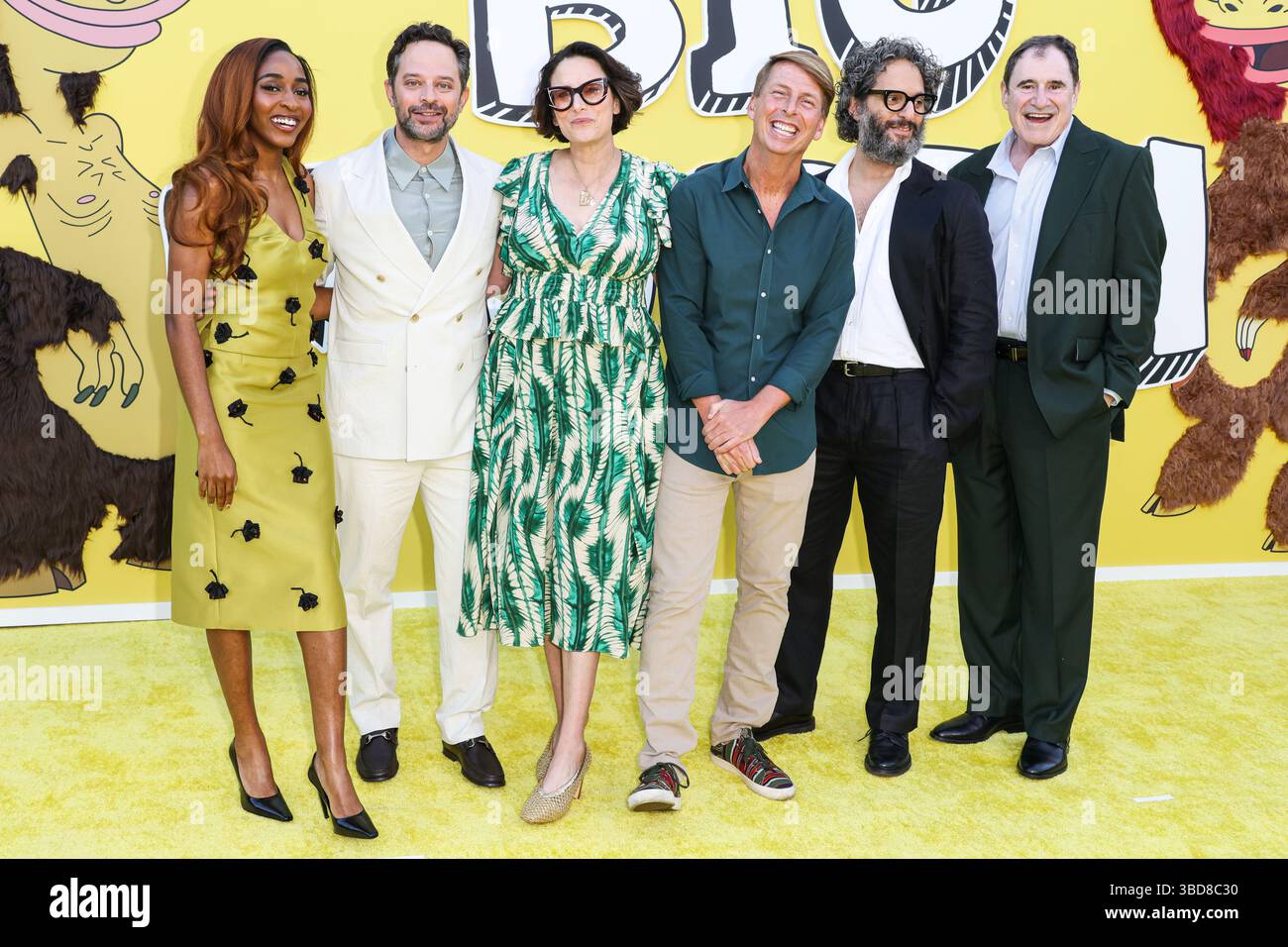 HOLLYWOOD, LOS ANGELES, KALIFORNIEN, USA - 22. MAI: Ayo Edebiri, Nick Kroll, Jessi Klein, Jack McBrayer, Jason Mantzoukas und Richard Kind kommen zur Los Angeles Premiere von Netflix 'Big Mouth' Staffel 8 - der letzten Staffel, die am 22. Mai 2025 im Egyptian Theatre Hollywood in Hollywood, Los Angeles, Kalifornien, USA stattfindet. (Foto: Xavier Collin/Image Press Agency) Stockfoto
