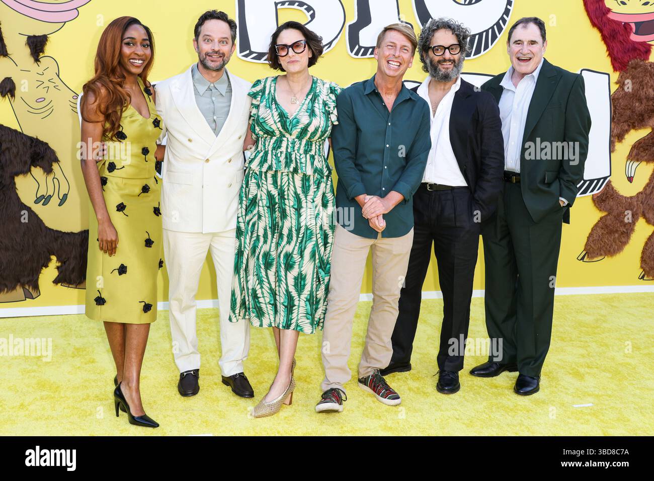HOLLYWOOD, LOS ANGELES, KALIFORNIEN, USA - 22. MAI: Ayo Edebiri, Nick Kroll, Jessi Klein, Jack McBrayer, Jason Mantzoukas und Richard Kind kommen zur Los Angeles Premiere von Netflix 'Big Mouth' Staffel 8 - der letzten Staffel, die am 22. Mai 2025 im Egyptian Theatre Hollywood in Hollywood, Los Angeles, Kalifornien, USA stattfindet. (Foto: Xavier Collin/Image Press Agency) Stockfoto