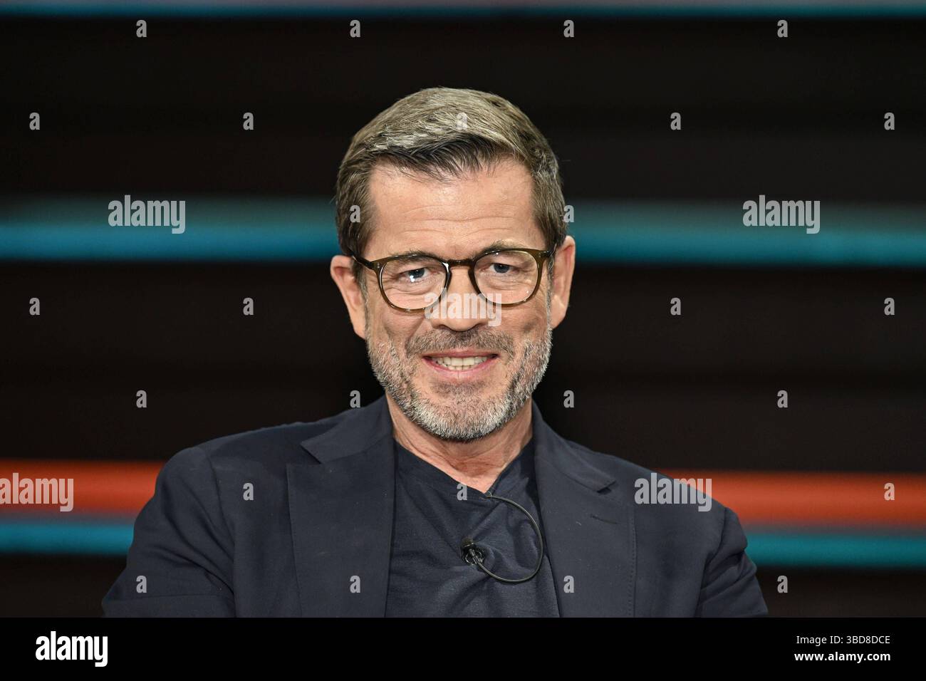Karl-Theodor zu Guttenberg Unternehmer 05/25 Ihr Karl-Theodor zu Guttenberg am 22. Mai 2025 in Markus Lanz , ZDF Aufzeichnung vom 21. Mai TV TV Fernsehen Talkshow Talkshow Deutschland deutsch deutscher Mann Ex ehemaliger Politiker CSU Minister Unternehmer Unternehmensberater deutscher ehemaliger Politiker Unternehmer quer Porträt lächelnd *** Karl Theodor zu Guttenberg Unternehmer 05 25 Ihr Karl Theodor zu Guttenberg am 22. Mai 2025 in Markus Lanz , ZDF Aufnahme vom 21. Mai TV Talkshow Talkshow Deutschland Deutscher Mann Ex ehemaliger Politiker CSU Minister Unternehmer Unternehmer Unternehmer Stockfoto