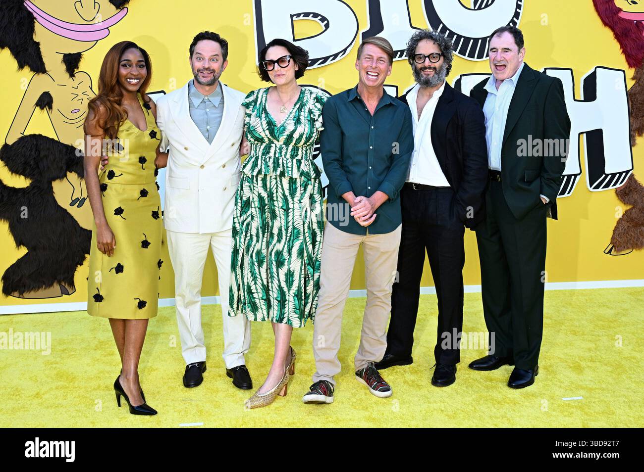 Ayo Edebiri, Nick Kroll, Jessi Klein, Jack McBrayer, Jason Mantzoukas und Richard Kind bei der Premiere der 8. Und finalen Staffel der Netflix Zeichentrickserie 'Big Mouth' im Egyptian Theatre. Los Angeles, 22.05.2025 Stockfoto