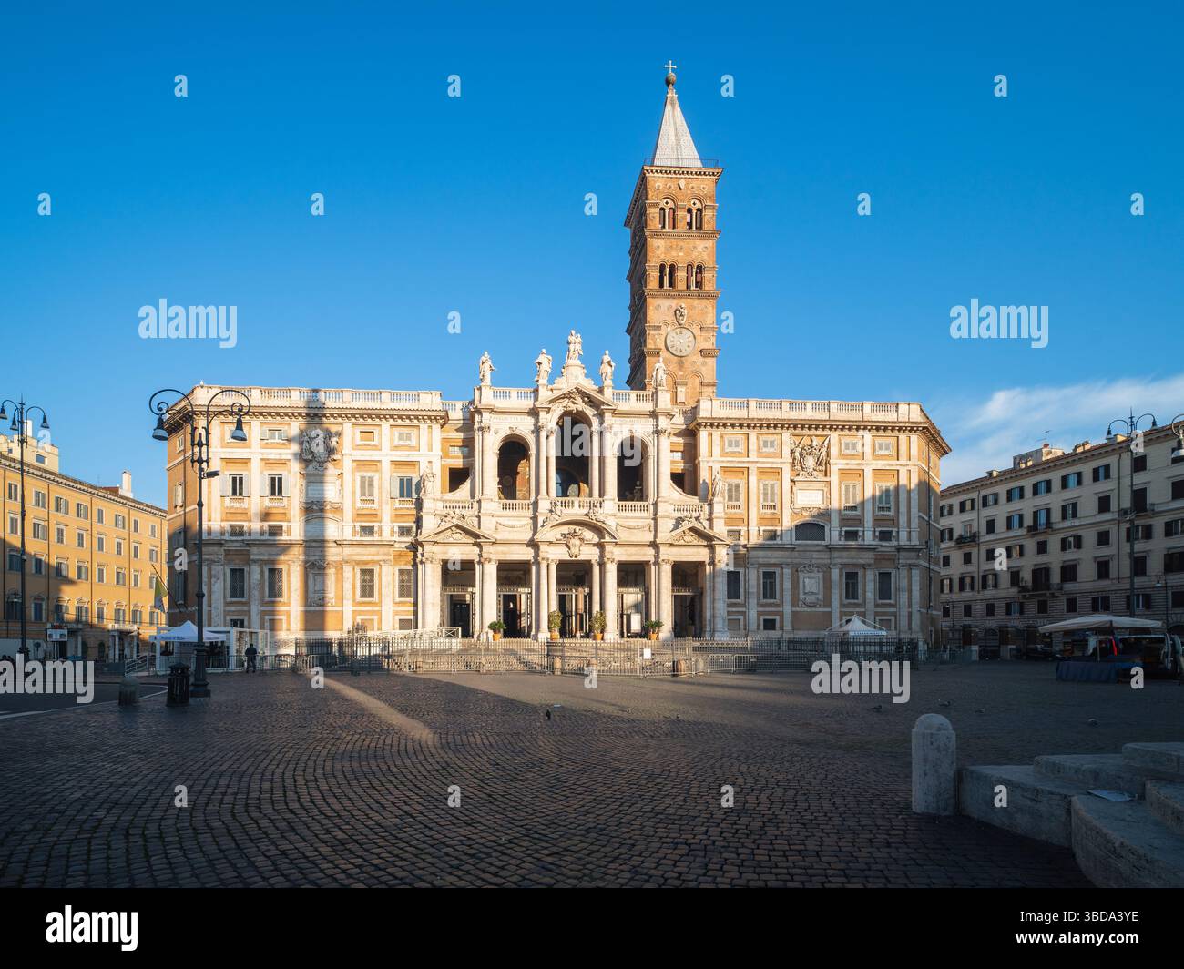 Die Fassade der barocken Kirche Santa Maria Maggiore in Rom, Italien Stockfoto