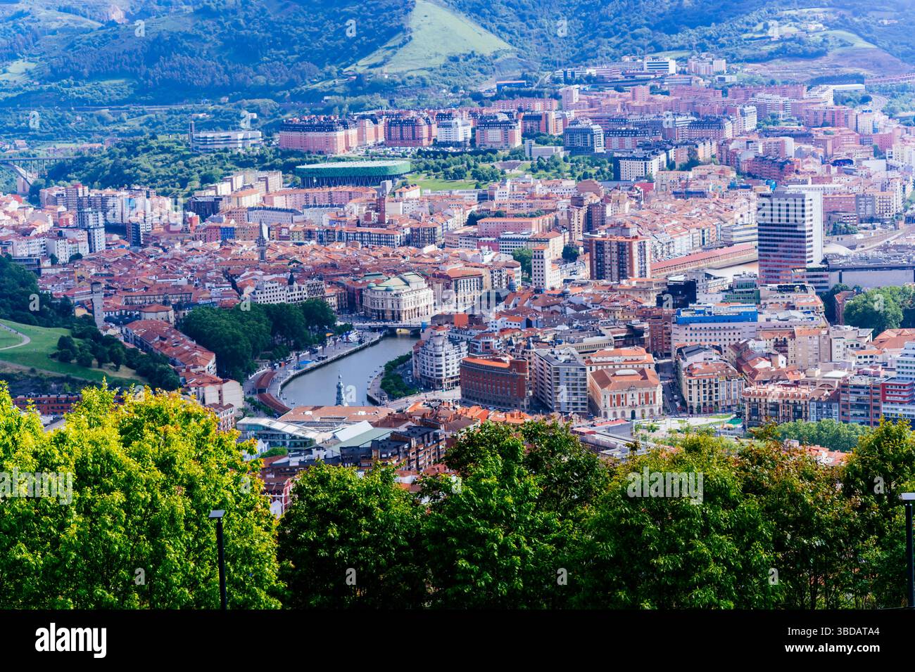 Stadtbild von Bilbao vom Aussichtspunkt Mount Artxanda. Bilbao, Biskaya, Baskenland, Spanien, Europa Stockfoto