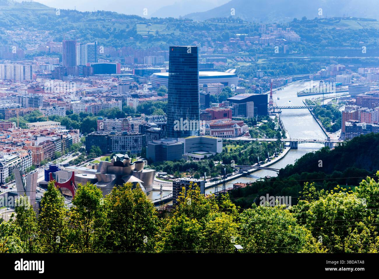 Stadtbild von Bilbao vom Aussichtspunkt Mount Artxanda. Bilbao, Biskaya, Baskenland, Spanien, Europa Stockfoto