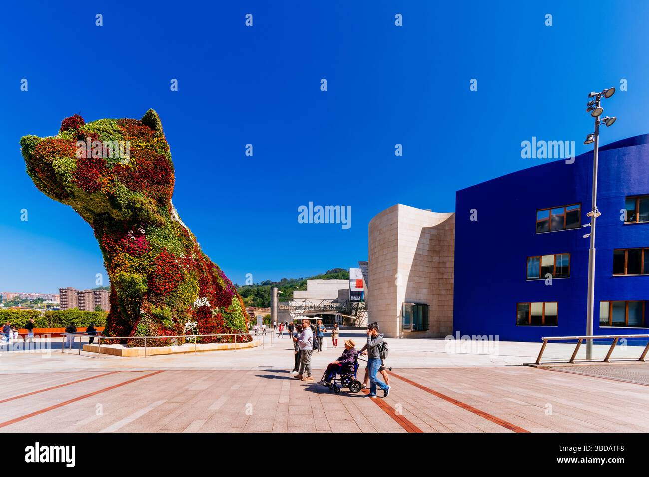 Hündchen von Jeff Koons vor dem Guggenheim Museum. Bilbao, Biskaya, Baskenland, Spanien, Europa Stockfoto