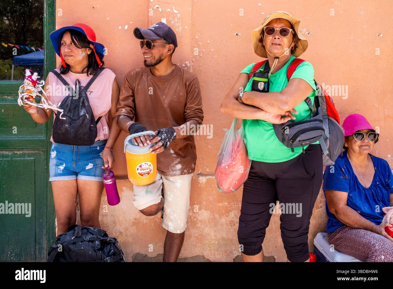Nachtschwärmer Beim Jährlichen Karneval In Purmamarca, Provinz Jujuy, Argentinien. Stockfoto