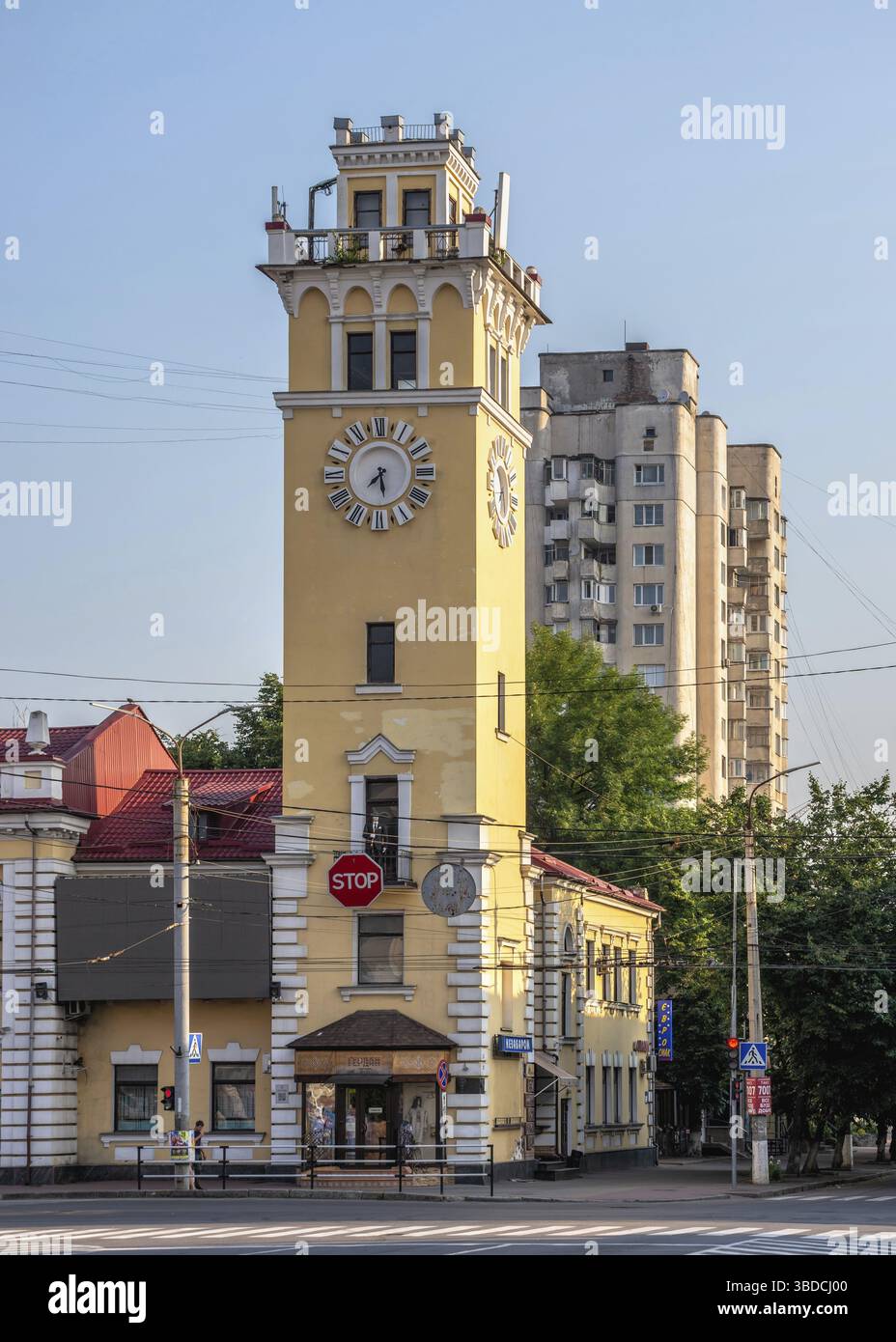Chmelnitskyi, Ukraine 12.07.2021. Historisches Stadtzentrum von Chmelnitskyi in der Ukraine, an einem sonnigen Sommermorgen, Chmelnitskyi, Ukraine Stockfoto