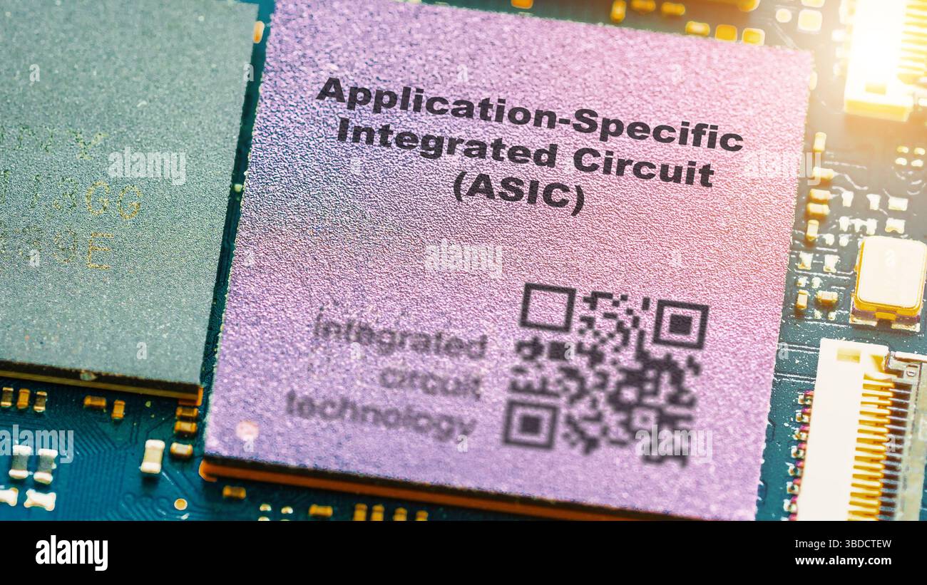 Kundenspezifischer ASIC-Mikrochip (Application Specific Integrated Circuit). Entwickelt für eine bestimmte Anwendung oder Aufgabe. Stockfoto