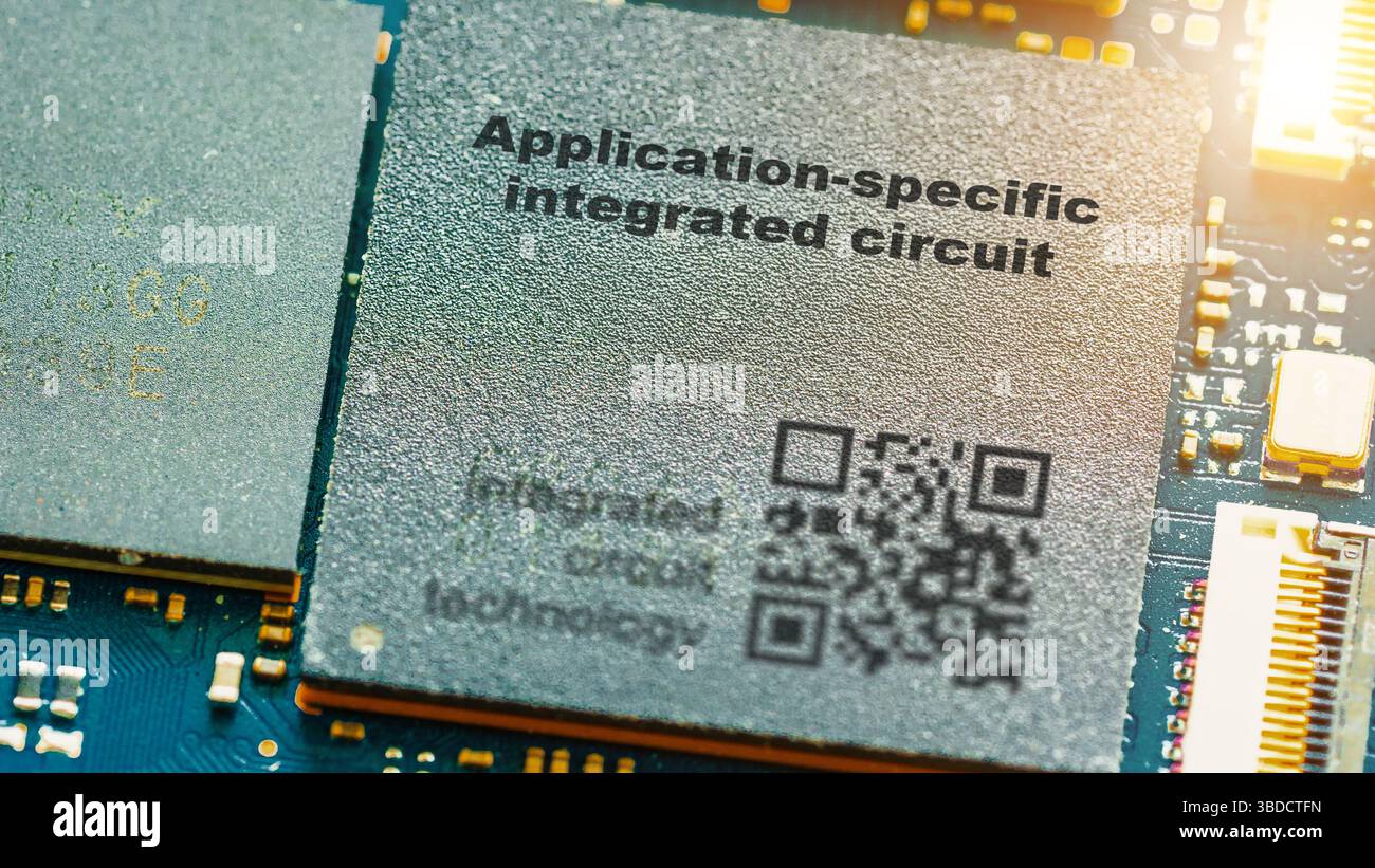Anwendungsspezifische integrierte Schaltung. Ein speziell entwickelter Mikrochip für eine bestimmte Anwendung. Stockfoto
