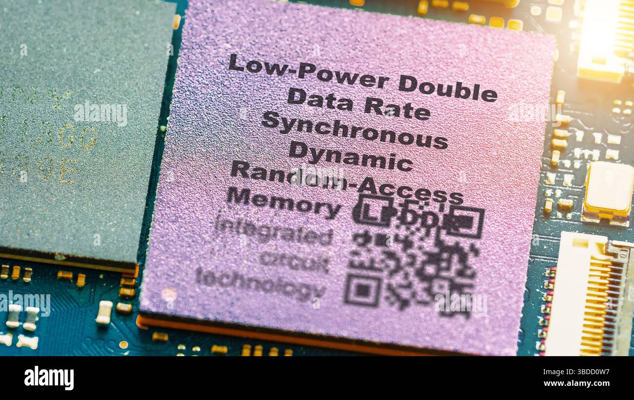 Synchroner dynamischer Random-Access-Speicher mit doppelter Datenrate (LPDDR SDRAM) mit geringer Leistungsaufnahme. DDR SDRAM optimiert für geringen Stromverbrauch. Stockfoto
