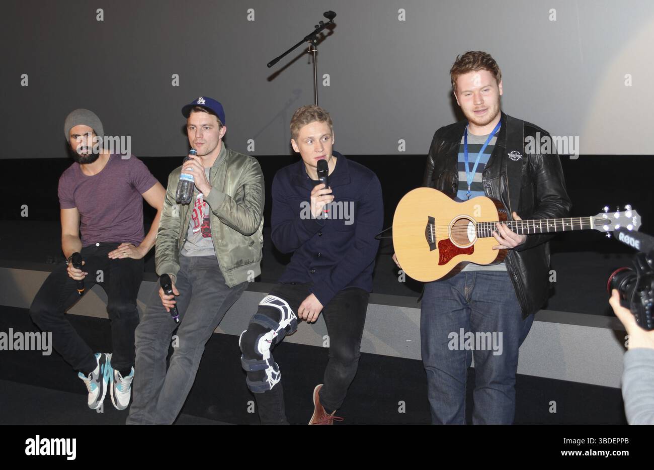 Die Schauspieler Matthias Schweighoefer, Tom Beck, Friedrich Langhörner Fliege und der Musiker Ricky Dean Howard Stockfoto