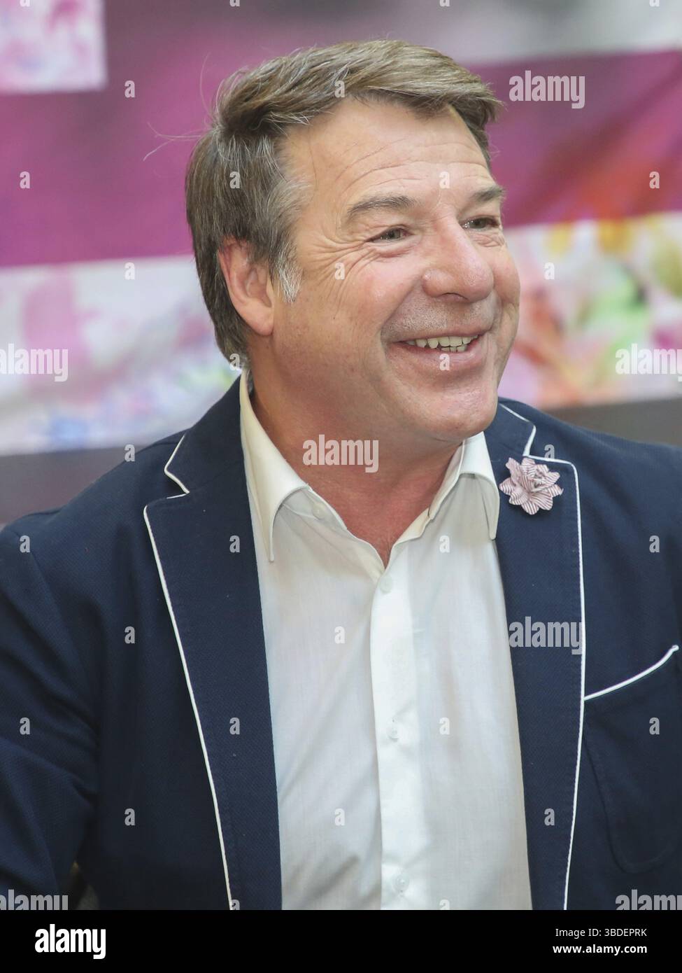 Der deutsche Popsänger Patrick Lindner trat am 13. Februar 2018 in Magdeburg auf, der deutsche Popsänger Patrick Lindner am 13. Februar 201 in Magdeburg auf Stockfoto