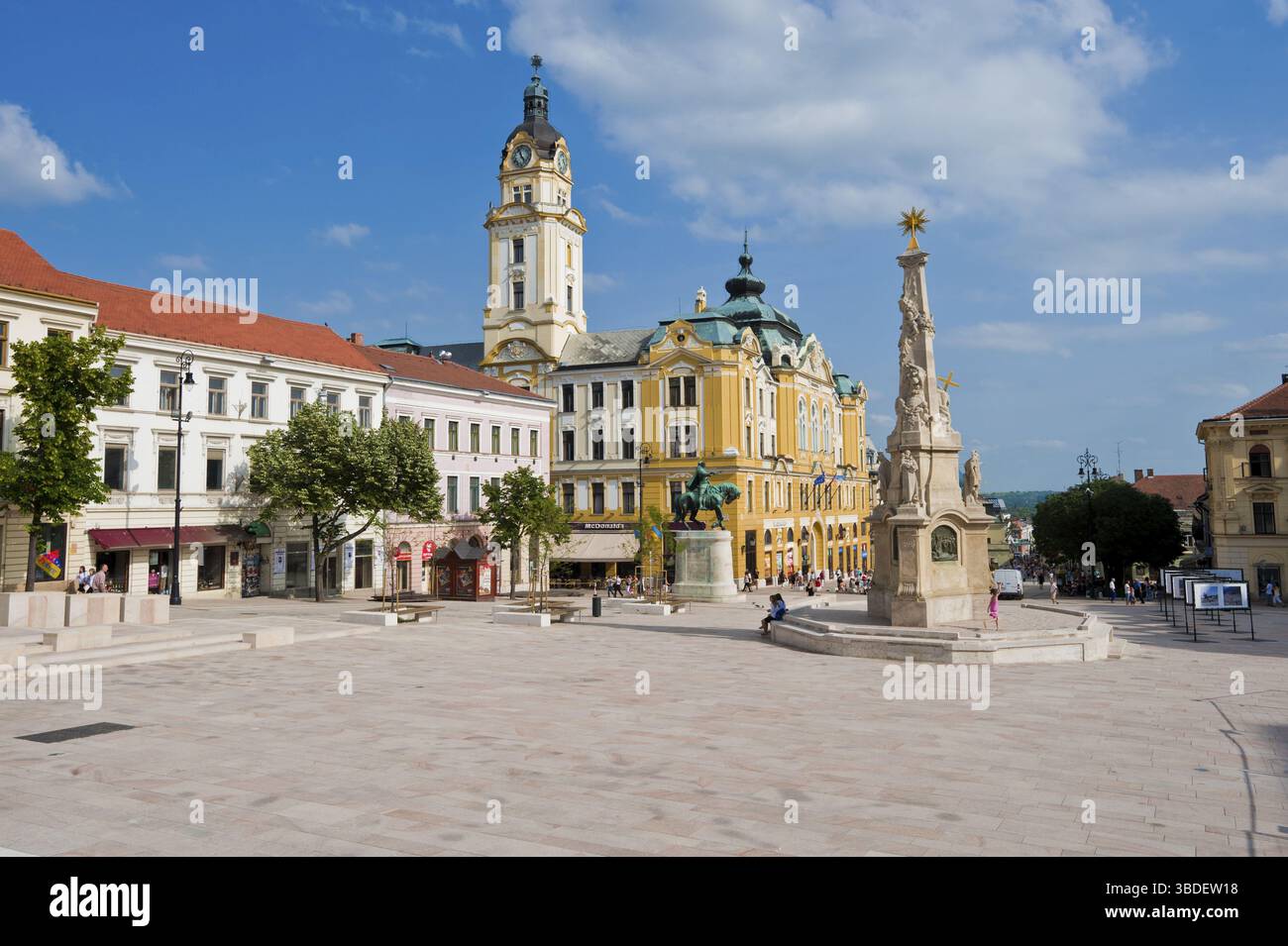 Rathaus, Hauptplatz, Pecs, Ungarn, Szechenyi ter, Varoshaza, Fuenfkirchen, Pestsäule Stockfoto
