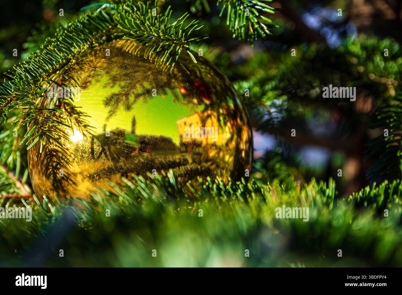 Der Zauber von Weihnachten in den Straßen von Burano Stockfoto