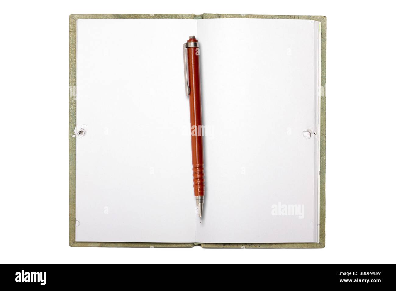 Leere Seite des Notizbuchs und mechanischer Bleistift, isoliert auf weiß Stockfoto